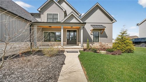 2071 Lanterman Cir, Hinckley, OH, 44233-8500 | Card Image