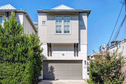 1223 W 15th 1/2 St, Houston, TX, 77008-3419 | Card Image