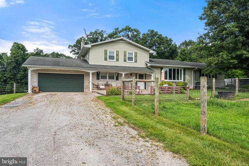 99 Mud College Rd, LITTLESTOWN, PA, 17340-9301 | Card Image