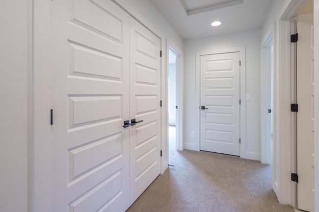 Upstairs Hallway | Image 31