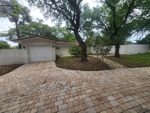 141 Ne 30th Ct, Wilton Manors, FL, 33334-1060 | Card Image