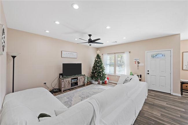 1917 Summer Ave, House other with 3 bedrooms, 2 bathrooms and null parking in Waco TX | Image 4