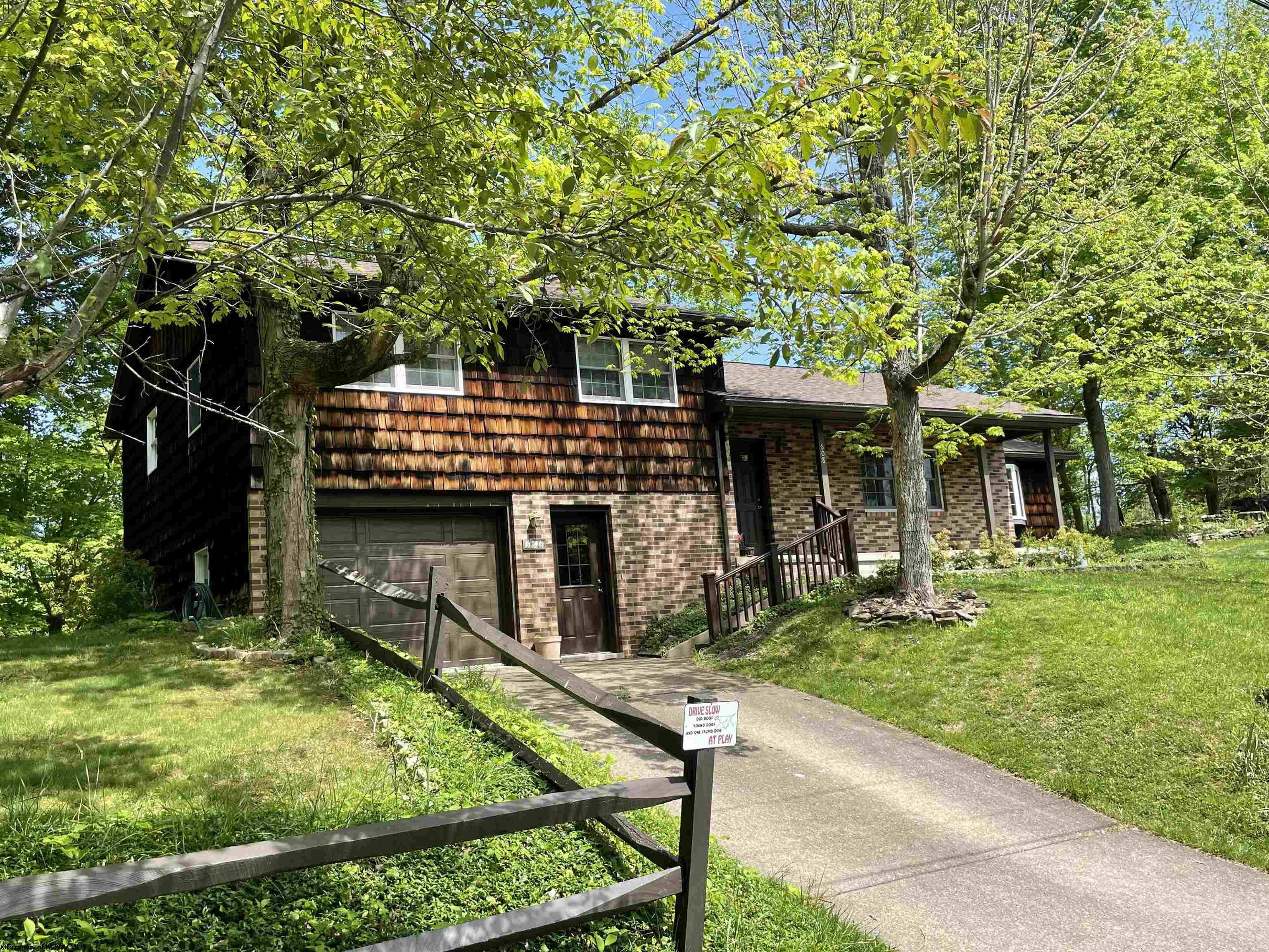 Skyview Dr, Clarksburg, WV 26301