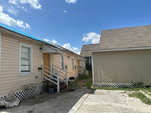 c-4201 Chapman St, Houston, TX, 77009-4101 | Card Image