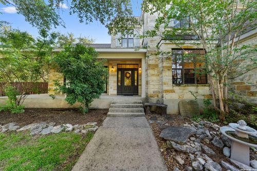 211 Bentwood Dr, Spring Branch, TX, 78070-6027 | Card Image