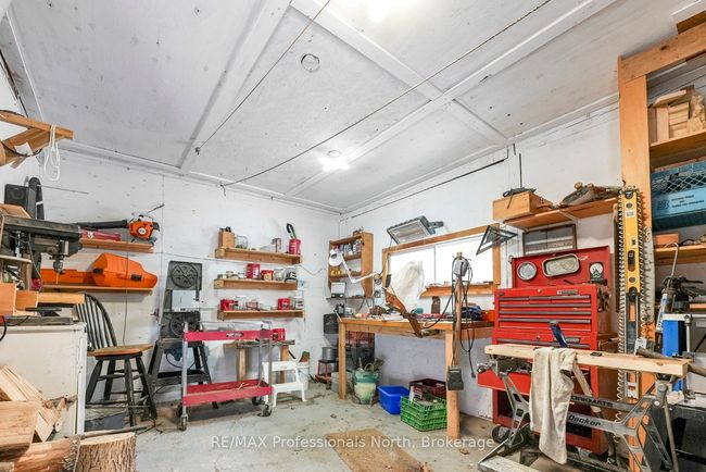 1015 Calbrett Rd, House other with 1 bedrooms, 1 bathrooms and 5 parking in Haliburton ON | Image 37