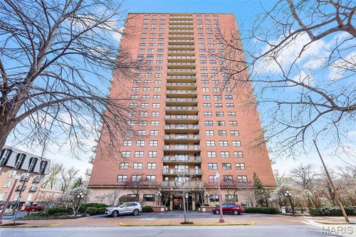 2f-4466 W Pine Blvd, Saint Louis, MO, 63108-2327 | Card Image