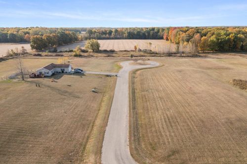 8116 Timber Creek Dr, Fenwick, MI, 48834-9804 | Card Image