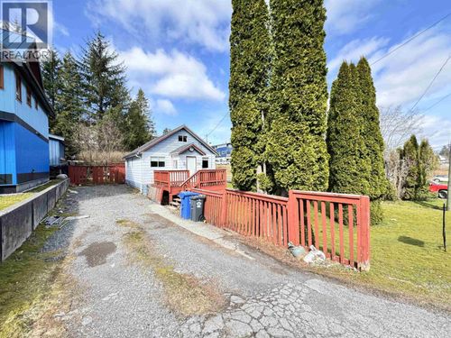 536 9th Ave W, Prince Rupert, BC, V8J2T1 | Card Image