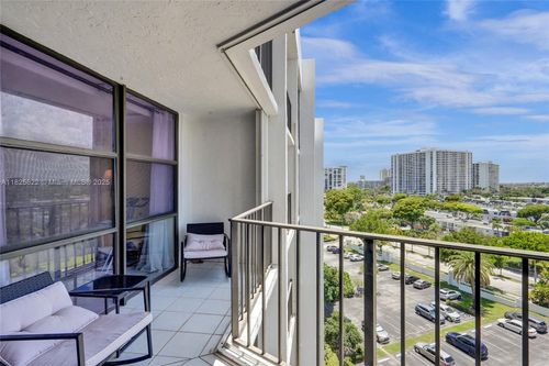 apt-911-800 Parkview Dr, Hallandale Beach, FL, 33009-8904 | Card Image