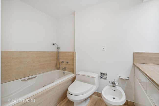 APT-2502 - 950 N Michigan Ave, Home with 3 bedrooms, 4 bathrooms and null parking in CHICAGO IL | Image 12