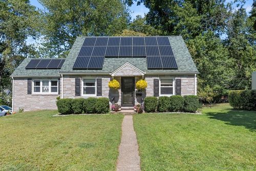 27 Crane Rd N, Stamford, CT, 06902-2504 | Card Image