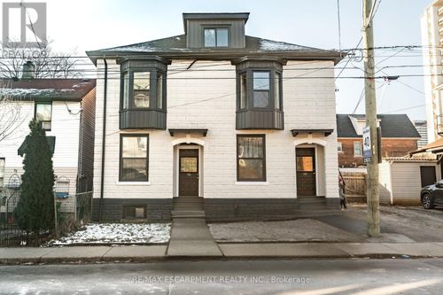 {{alt}} | Card Image