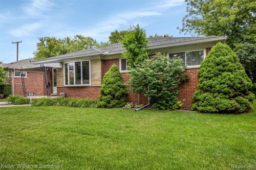 26418 Harmon St, Saint Clair Shores, MI, 48081-2164 | Card Image