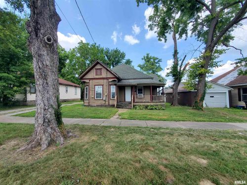 302 W Pecan St, Carbondale, IL, 62901-1434 | Card Image