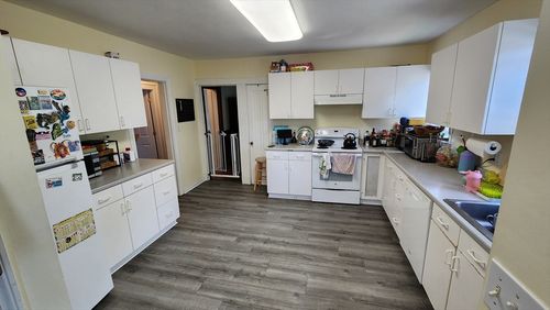 1-24 Alewife Brook Pkwy, Cambridge, MA, 02140-1001 | Card Image