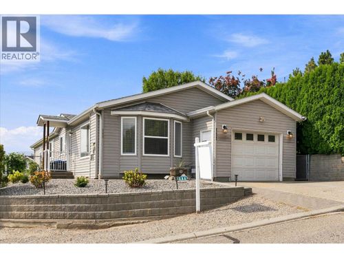 111-2550 Hollywood Rd N, Kelowna, BC, V1V2S6 | Card Image