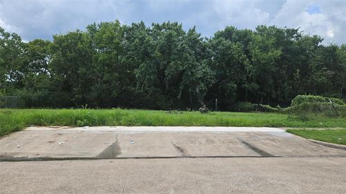 200 Avenue L, Baytown, TX, 77520-4221 | Card Image