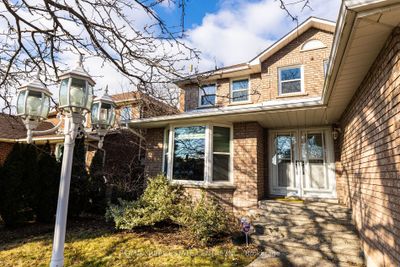 2563 Wynten Way, House other with 3 bedrooms, 4 bathrooms and 4 parking in Oakville ON | Image 3