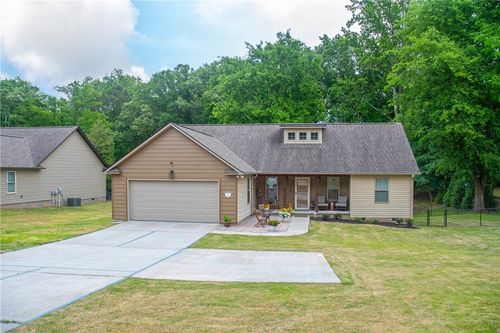 834 Conneross Rd, Townville, SC, 29689-2611 | Card Image