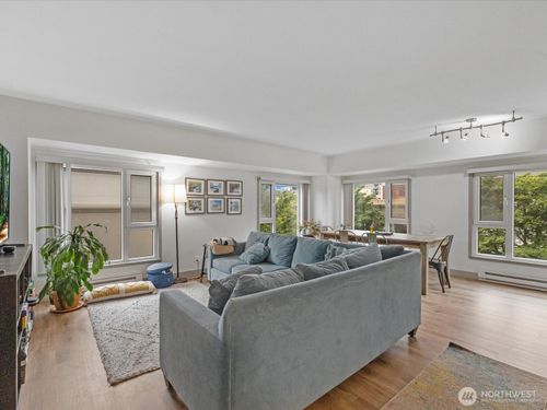 303-121 Vine St, Seattle, WA, 98121-1453 | Card Image