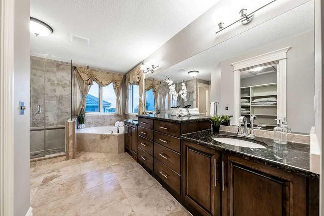 169 Signature Way Sw, House other with 5 bedrooms, 4 bathrooms and 4 parking in Calgary AB | Image 27