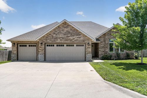 5746 E Park Pl, Strafford, MO, 65757-7706 | Card Image