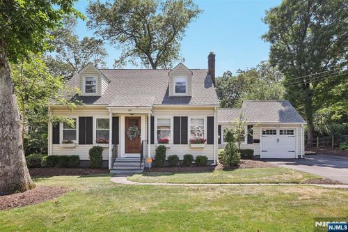 214 Van Houten Ave, Wyckoff, NJ, 07481-2424 | Card Image