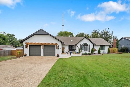 1002 Nw 9th St, Bentonville, AR, 72712-4504 | Card Image