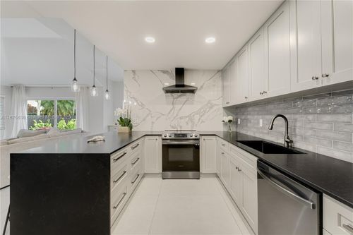 9248 Magnolia Ct, Davie, FL, 33328-6729 | Card Image