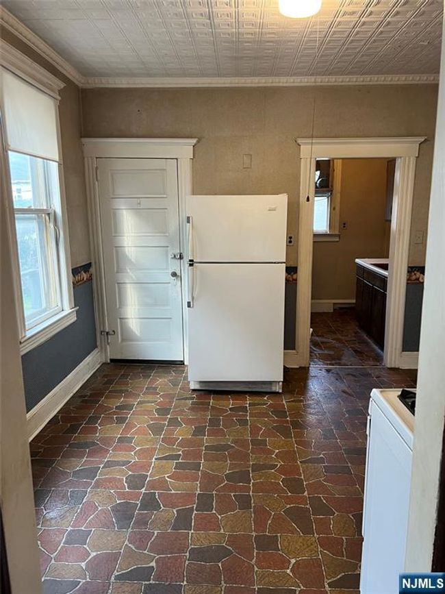 78 1 St St, Home with 4 bedrooms, 2 bathrooms and null parking in Clifton NJ | Image 9