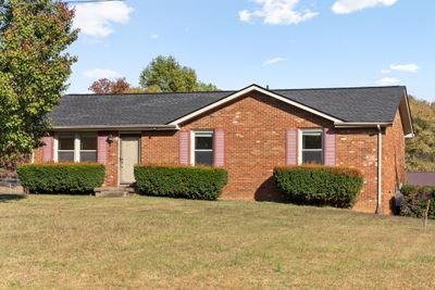 395 Sandlewood Dr, House other with 3 bedrooms, 2 bathrooms and 6 parking in Clarksville TN | Image 1