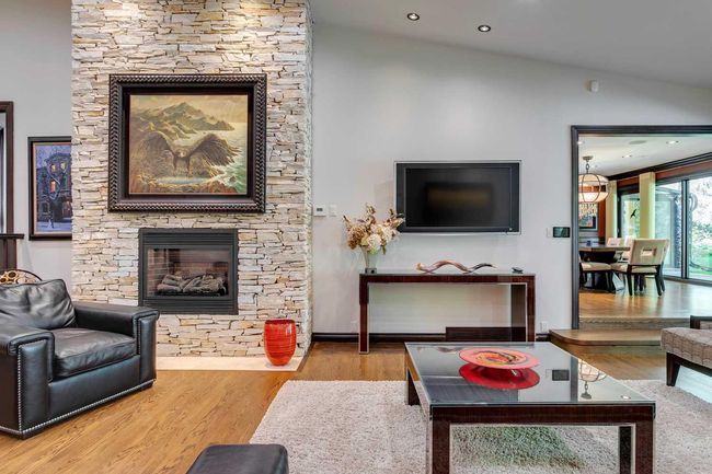 40 Eagle Ridge Pl Sw, House other with 5 bedrooms, 5 bathrooms and 8 parking in Calgary AB | Image 8