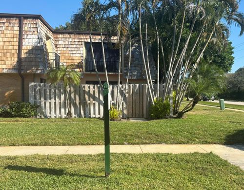 225 Lake Arbor Dr, Palm Springs, FL, 33461-2105 | Card Image