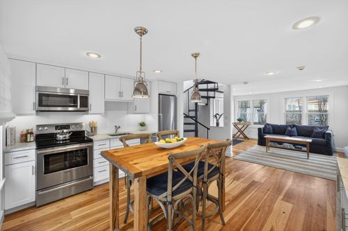 apt-9-45 Commercial St, Provincetown, MA, 02657-1952 | Card Image