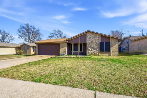 3407 Durango Ln, Arlington, TX, 76014-3204 | Card Image