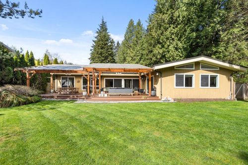 326 Moyne Dr, West Vancouver, BC, V7S1J5 | Card Image