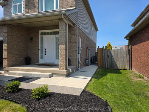 lower-level-8383 Heikoop Cres, Niagara Falls, ON, L2H3J7 | Card Image