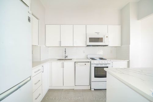 201-490 Eglinton Ave E, Toronto, ON, M4P1M4 | Card Image