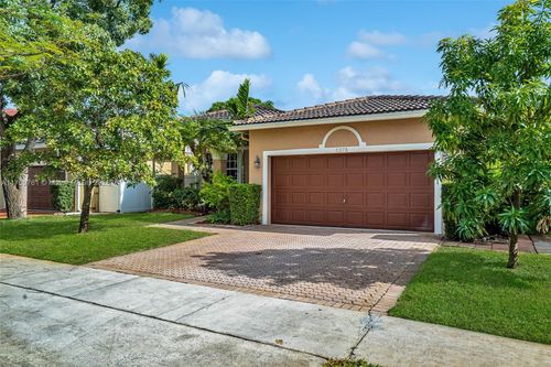 5373 Sw 132nd Ter, Miramar, FL, 33027-5438 | Card Image
