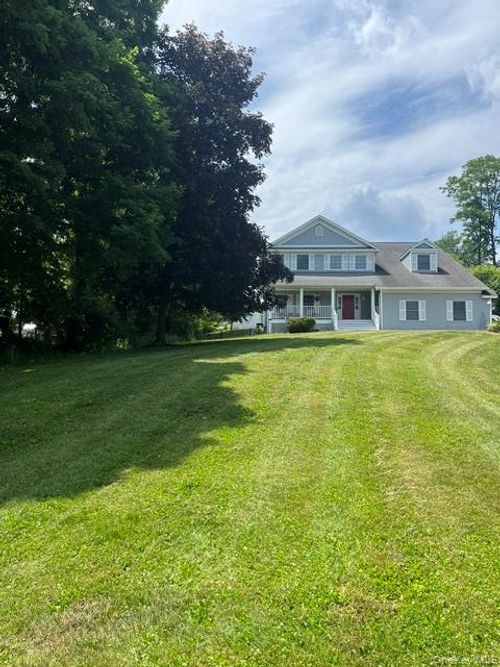 9 Mystic Glen Pl, Fishkill, NY, 12524-3418 | Card Image