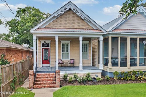 1620 2nd St, Gulfport, MS, 39501-2135 | Card Image