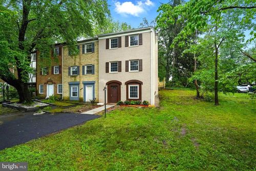 14839 Hoxton Sq, CENTREVILLE, VA, 20120-1839 | Card Image