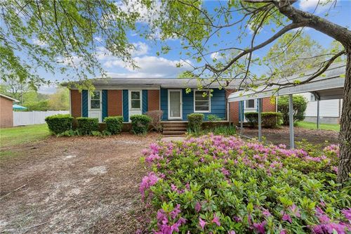 212 N 12th Ave, Mayodan, NC, 27027-2118 | Card Image