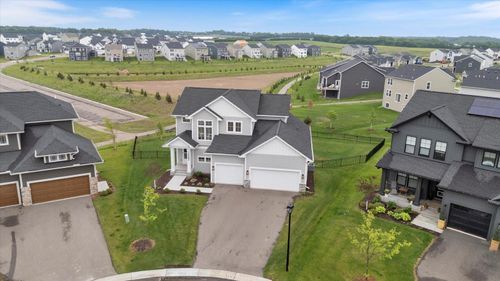 10082 Arrowwood Trl, Woodbury, MN, 55129-7576 | Card Image