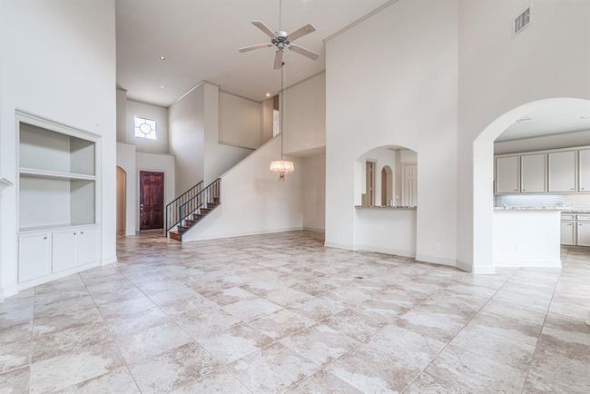 This stunning space awaits to accommodate any style. Updated to a high standard with neutral decor and excellent layout. | Image 25