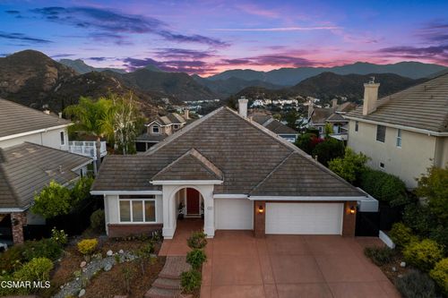 534 Ravensbury St, Lake Sherwood, CA, 91361-5158 | Card Image