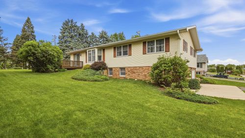 1330 Arthur St, Darlington, WI, 53530-1015 | Card Image