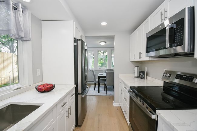 15 Elizabeth Rd, House other with 3 bedrooms, 2 bathrooms and null parking in Canton CT | Image 4