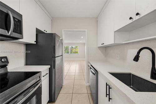 203-5420 Hollywood Blvd, Hollywood, FL, 33021-6461 | Card Image